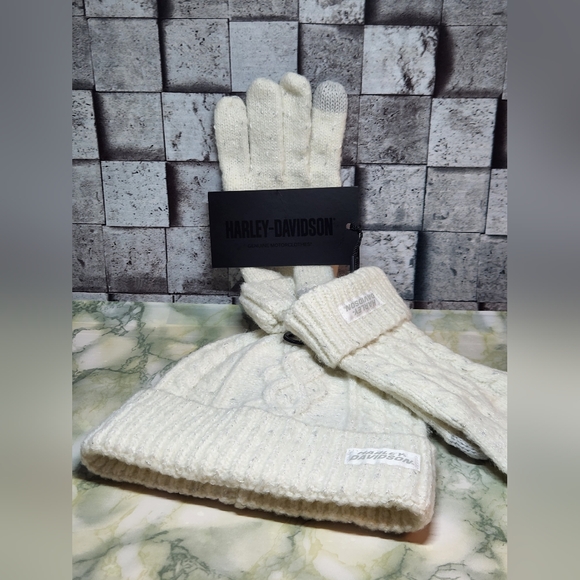 Harley- davidson White sparkly Knit Hat Gloves Set ( One Size ) - Picture 5 of 10